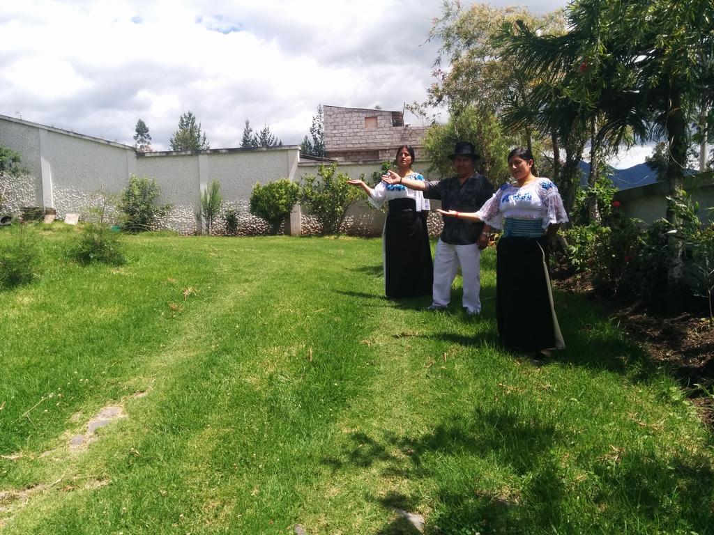 Hostal Curinan Otavalo Exteriör bild